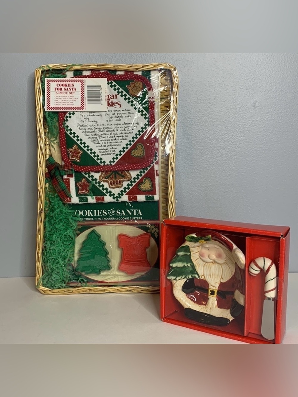 CHRISTMAS SANTA DISH & 6 PC. KITCHEN BUNDLE (ALL NEW)